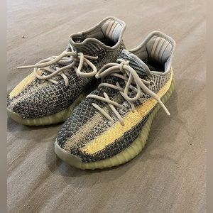 Like New Yeezy’s. Size 5 in men’s